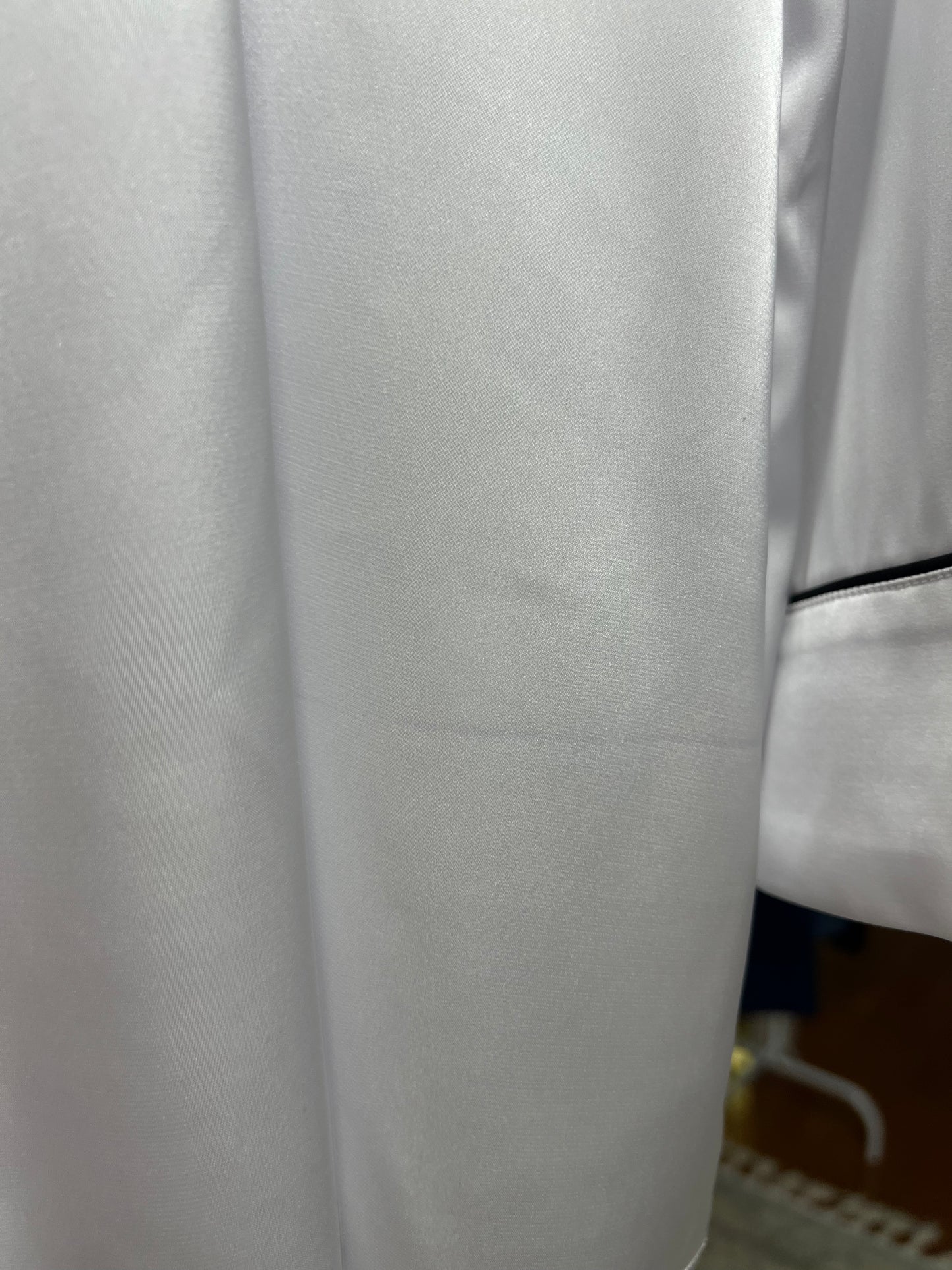 XO SECONDS Summer Dreams - White & Black Trim