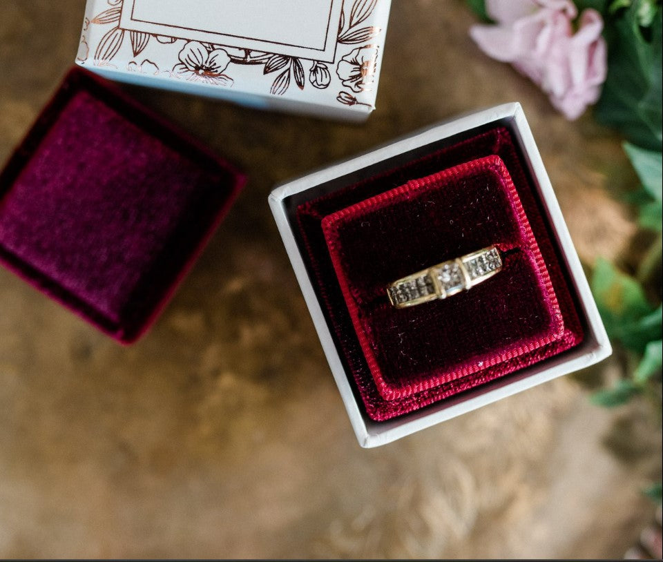 CLEARANCE Square Velvet Ring Box`